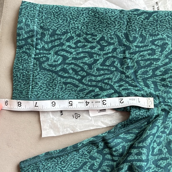 NWT Gymshark Adapt Seamless Emerald Green Animal Print Shorts - Picture 7 of 9